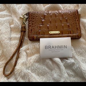 Brahmin Wrislet Wallet- Toasted Almond